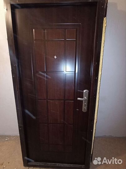 Дверь входная металлическая