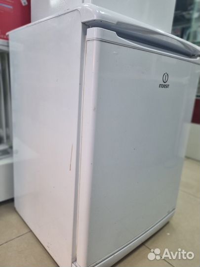 Компактный холодильник Indesit (85 см) /84