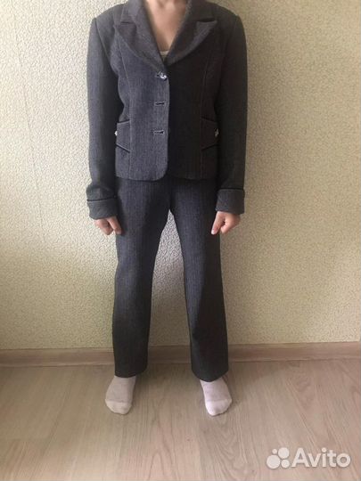 Костюм тройка рост 122 для девочки, школьный