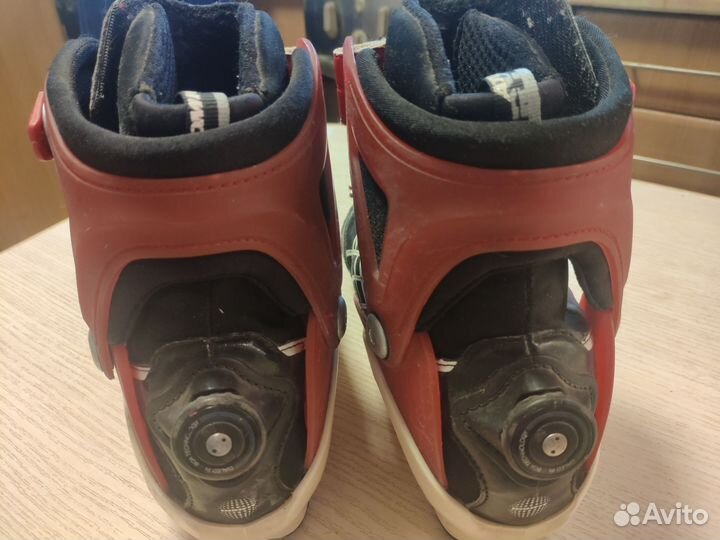 Лыжные ботинки atomic