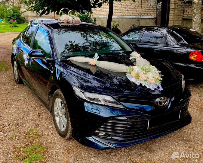 Свадебное украшение на машину