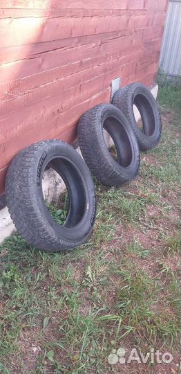 Michelin X-Ice North 4 215/60 R17