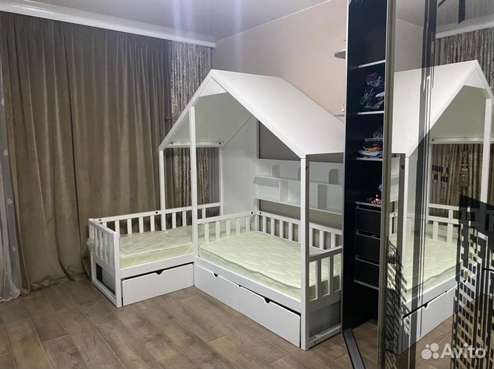 Детская кровать домик на двоих с матрасом