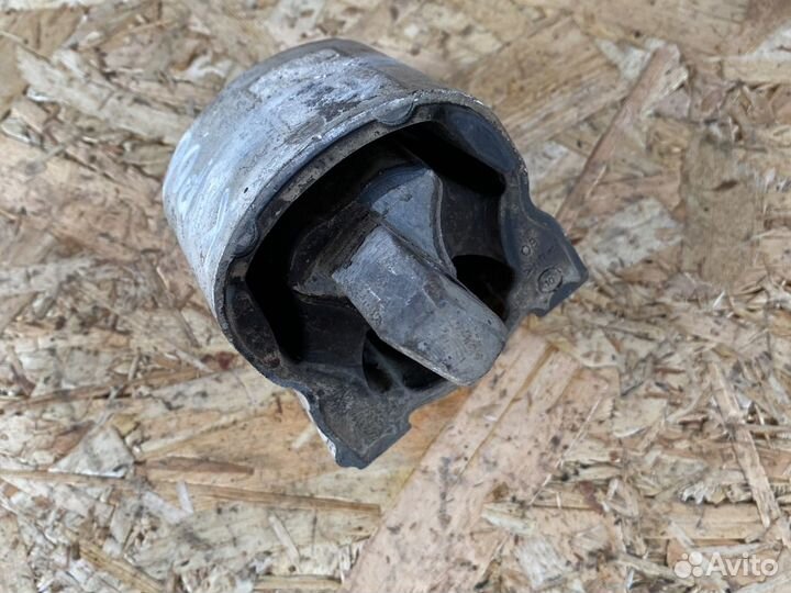 Подушка АКПП Мерседес w216