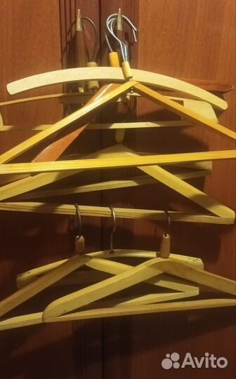 Вешалки плечики.СССР.деревянные одним лотом 10шт