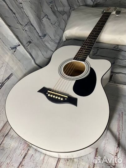Акустическая гитара