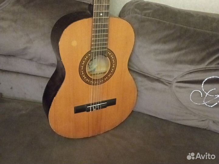 Классическая гитара Кремона полный массив