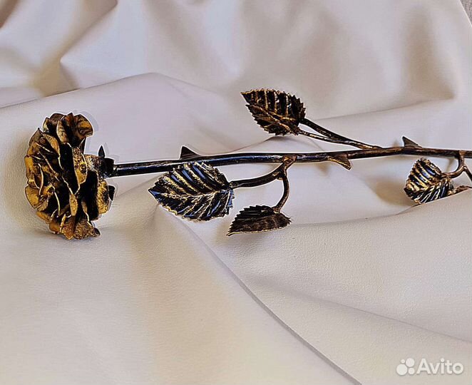 Роза кованая