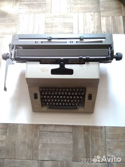 Пищущая машина 