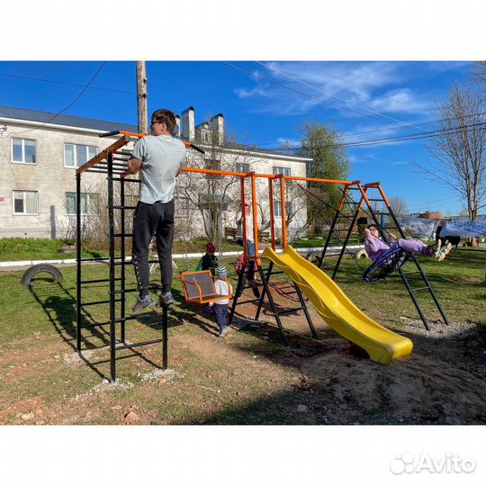 Уличный спортивный комплекс 