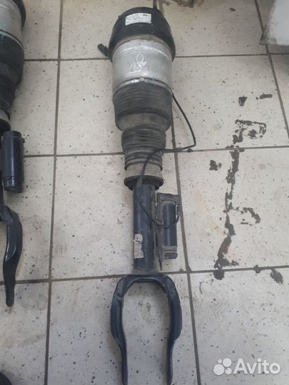 Стойка амортизатора (Пневмоподвеска) передняя