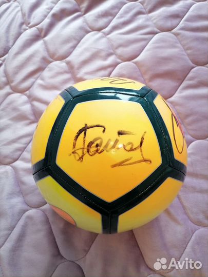 Футбольный мяч с автографами Спартака