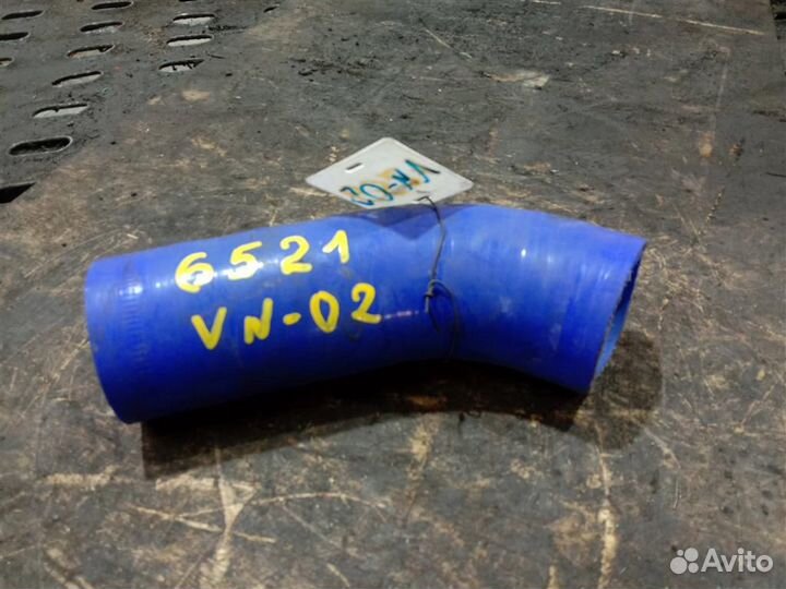 Патрубок радиатора Volvo VNL