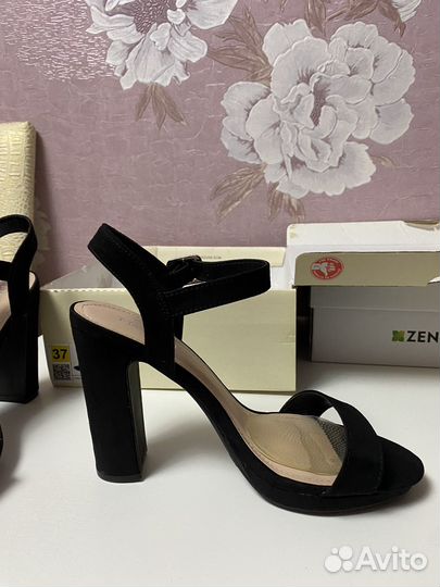 Босоножки женские