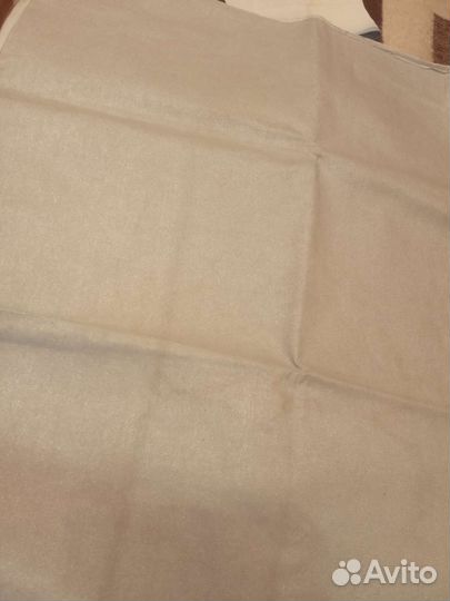 Ткань для глажения на столе