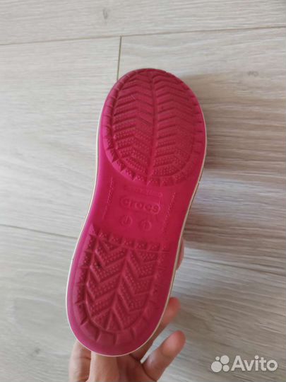 Сандалии crocs j1