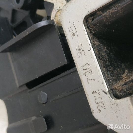 Замок двери передний правый Mercedes E-Class W210