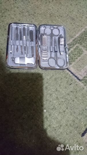 Большой маникюрный набор в удобном футляре