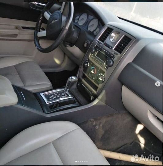 В разборе Chrysler c300