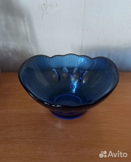 Стаканы и конфетница