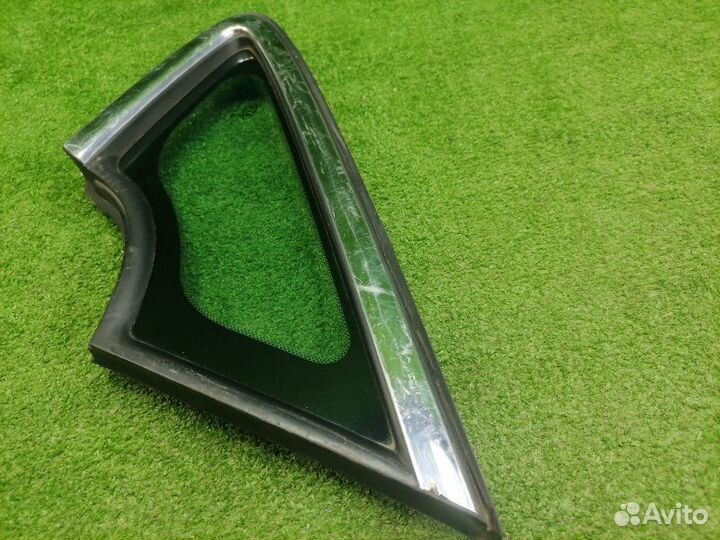 Стекло кузовное глухое переднее левое Kia Ceed 2