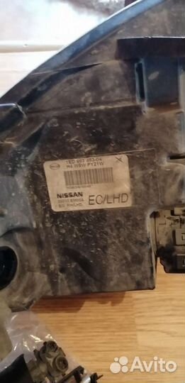 Фары на nissan tiida