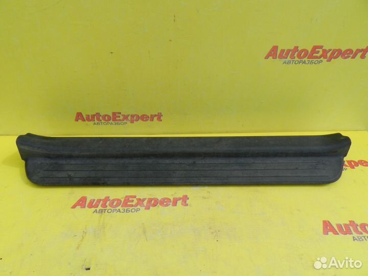 Накладка порога внутр правая Kia Ceed ED