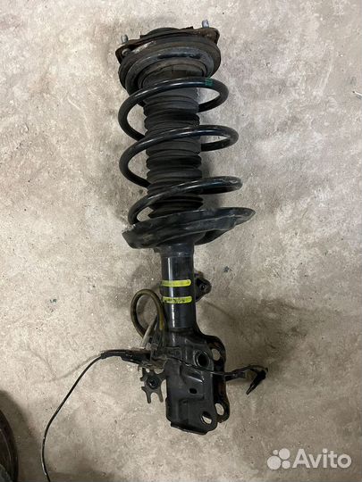 Амортизатор передний левый Lexus Es 7