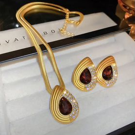 Комплект колье и серьги рубины стиль versace