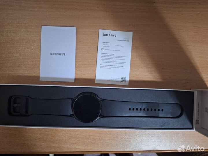 Часы и украшение