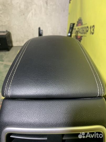 Подлокотник Kia Sportage 4