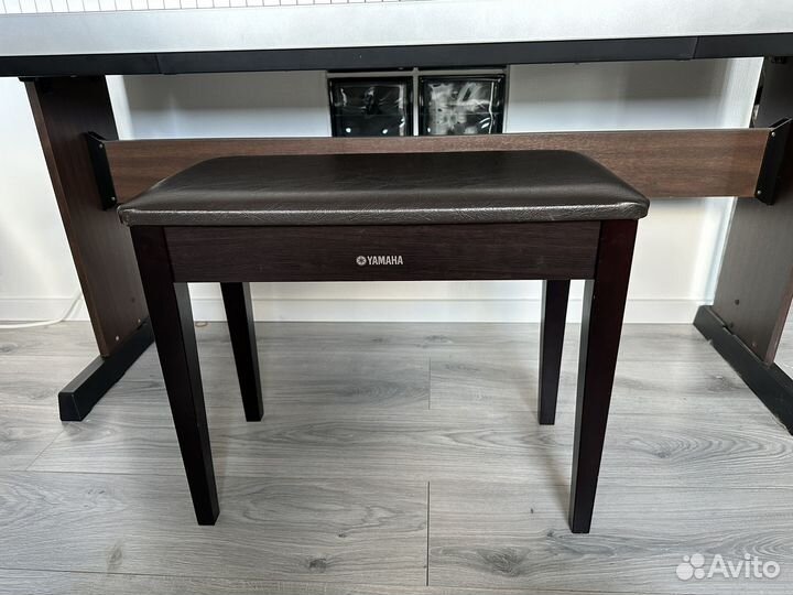 Цифровое пианино yamaha Portable Grand DGX-640