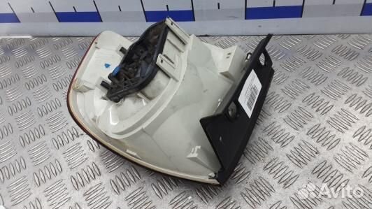 Фонарь задний левый volkswagen touareg 7L (2MF01MX