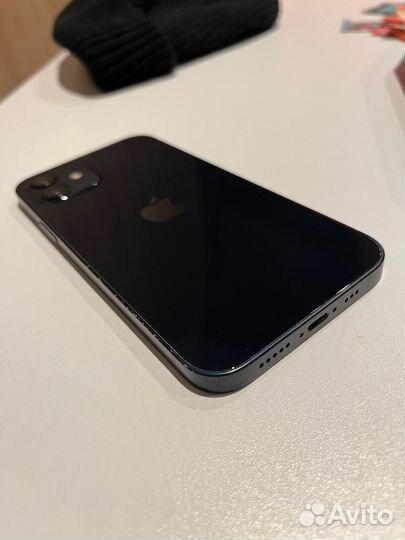 iPhone 12, 64 ГБ
