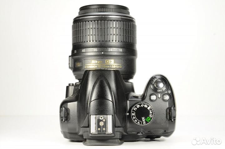 Nikon D3000, комплект с объективом
