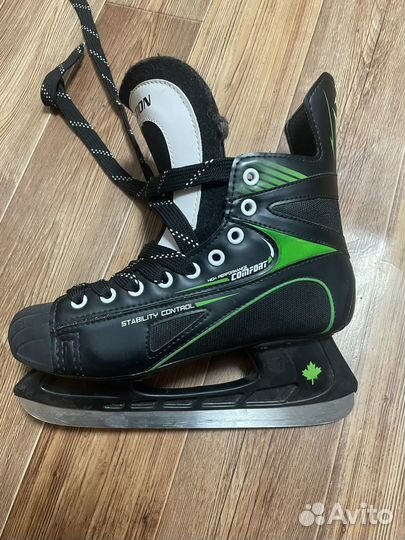 Коньки хоккейные