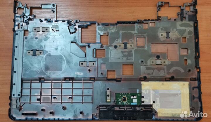 Верхняя часть (топкейс) Samsung NP350* / NP355*