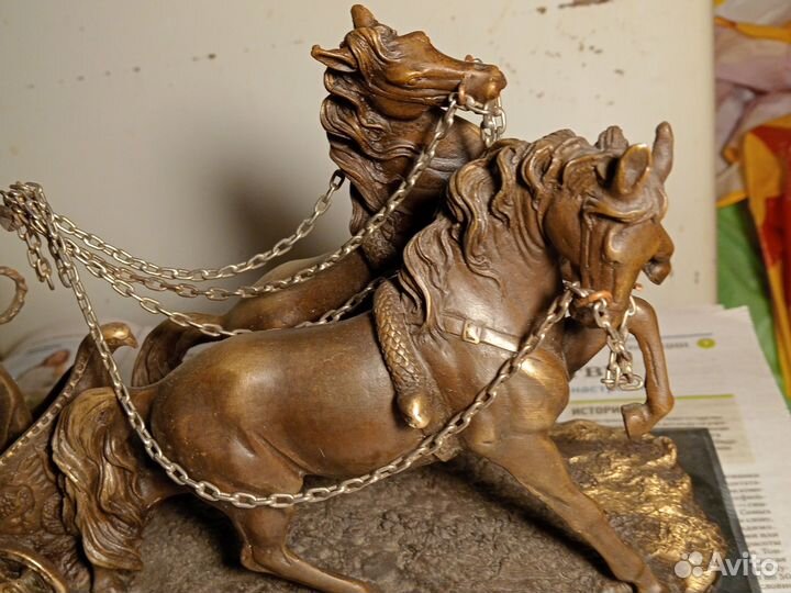 Статуэтка Дева на конях бронза