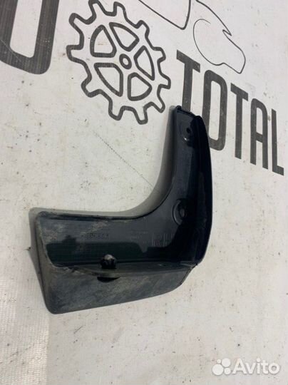 Брызговик задний правый Hyundai Solaris G4FC 2014