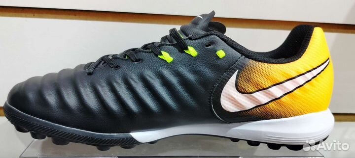 Бутсы сороконожки Nike Tiempo-x
