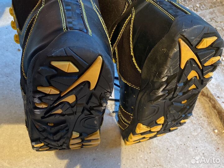 Сноубордические ботинки bone