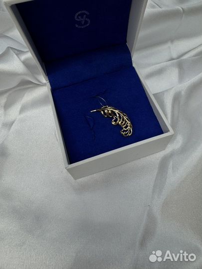 Золотая брошь