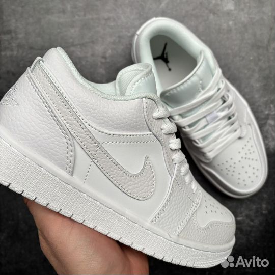 Кроссовки Nike Air Jordan 1 low white