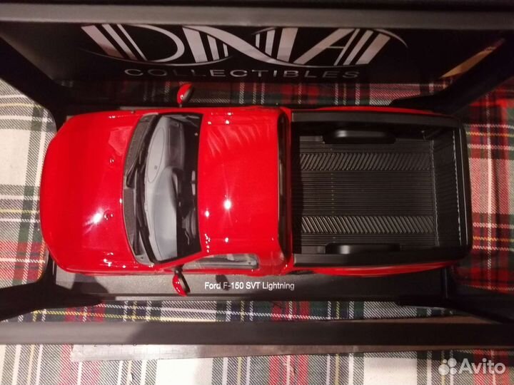 1/18 2003 Ford F-150 SVT Lightning DNA