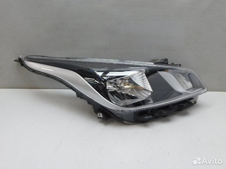 Фара правая Kia Rio