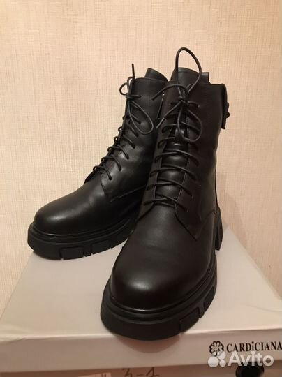 Ботинки женские зимние 39 размера новые
