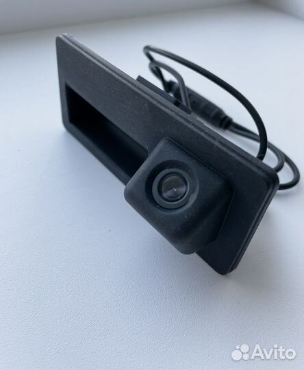 Камера заднего вида Volkswagen с кнопкой багажника
