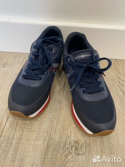 Кроссовки Tommy Hilfiger 37,5