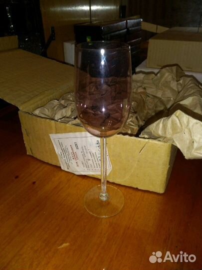 Бокалы, фужеры, рюмки