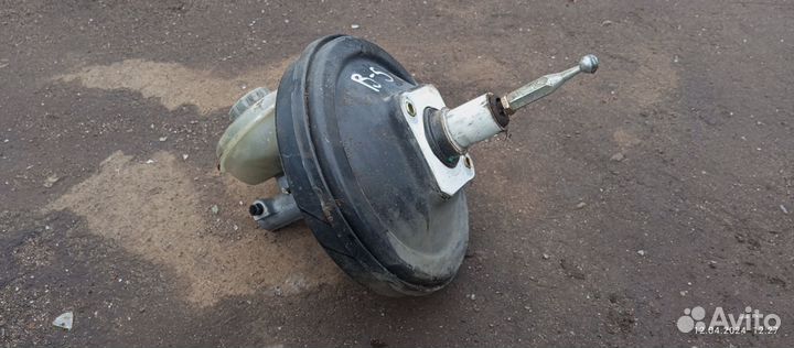 Вакуумный усмлмтель тормозов VW passat B5